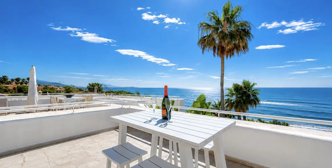 Продажа апартаментов на первом этаже в Estepona 12