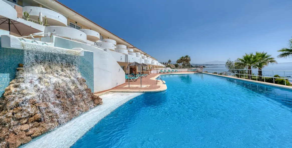 Продажа апартаментов на первом этаже в Estepona 28