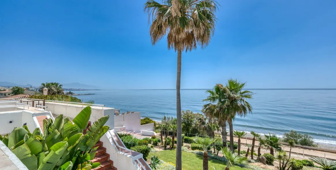 Продажа апартаментов на первом этаже в Estepona 33