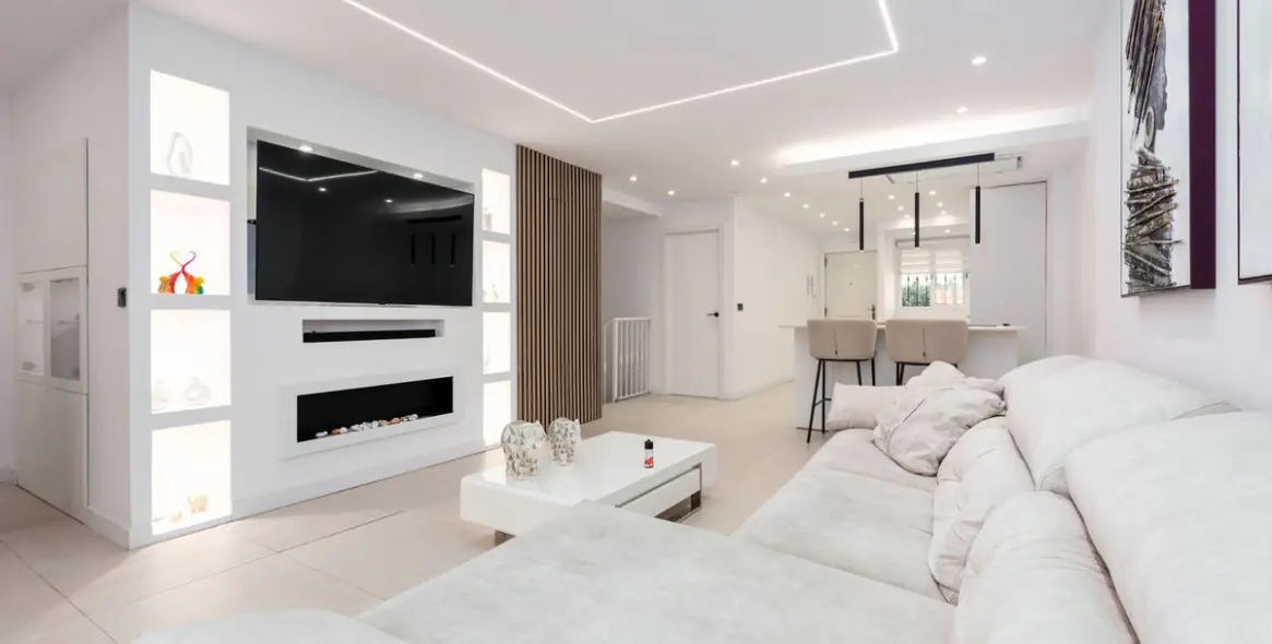 Sale of ground floor apartment in Benalmadena Costa 6