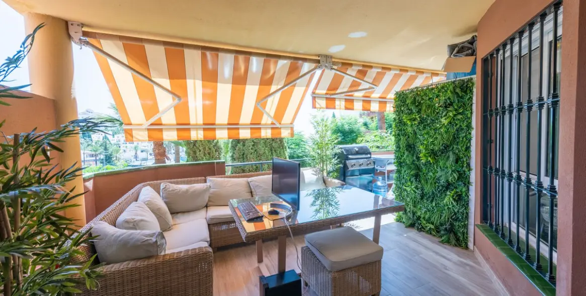 Sale of ground floor apartment in Benalmadena Costa 11
