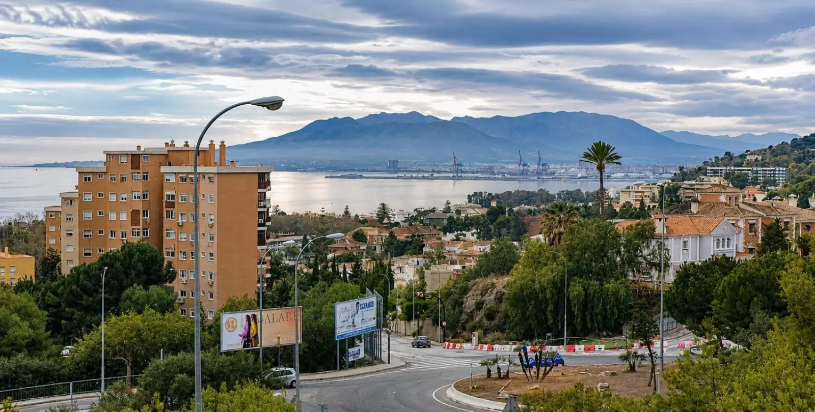 Sale of penthouse in El Palo 1