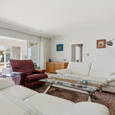 Sale of middle floor apartment in Doña Julia