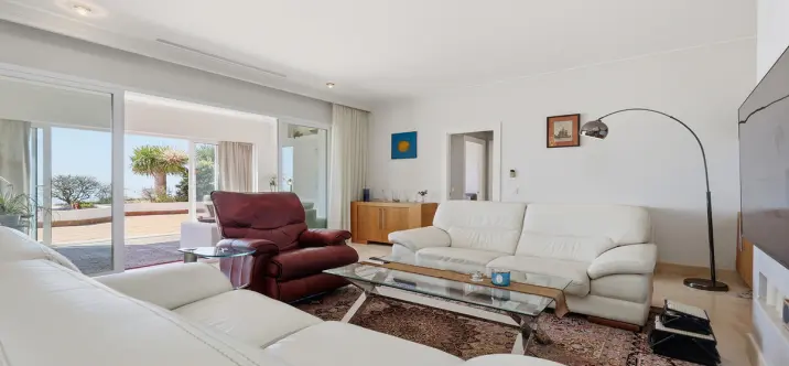 Sale of middle floor apartment in Doña Julia 2