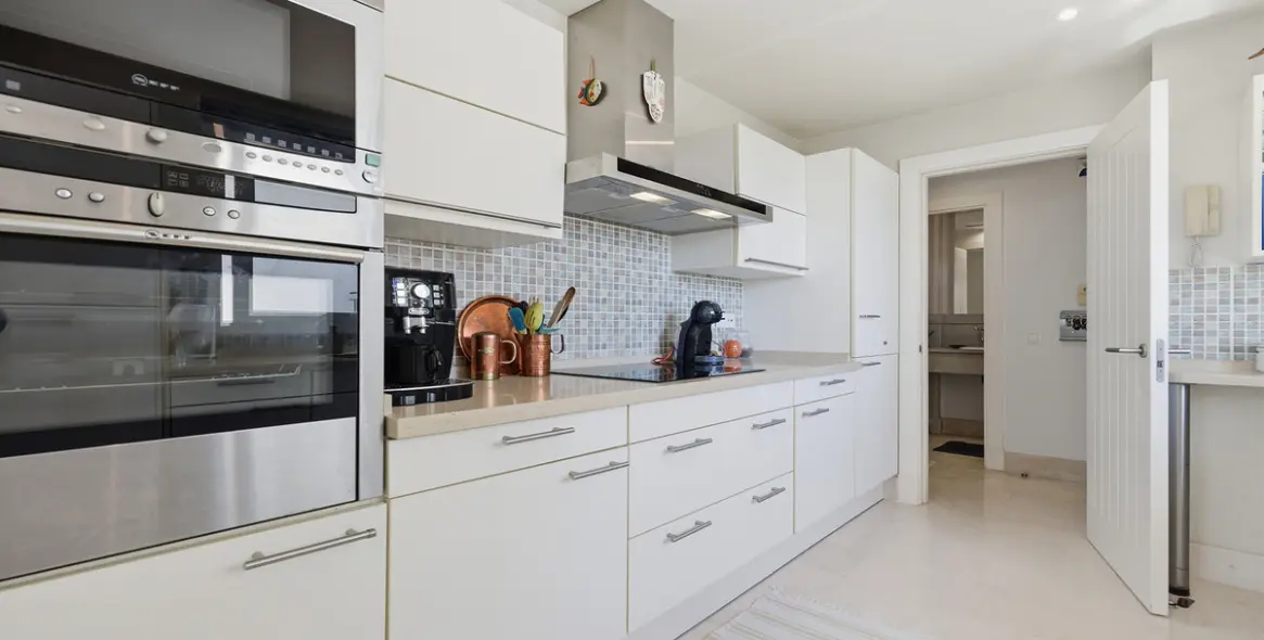 Sale of middle floor apartment in Doña Julia 4