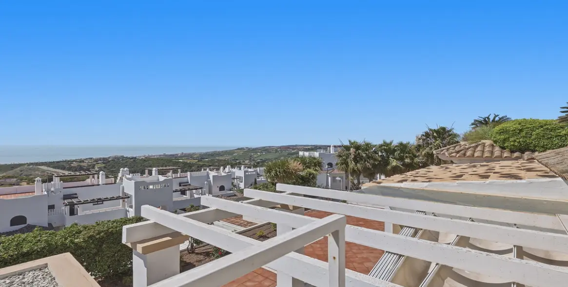 Sale of middle floor apartment in Doña Julia 17