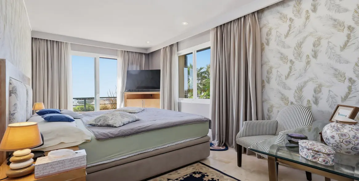 Sale of middle floor apartment in Doña Julia 19