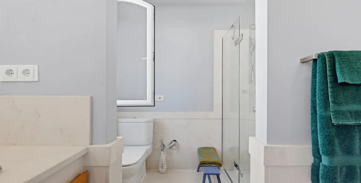 Sale of middle floor apartment in Doña Julia 23