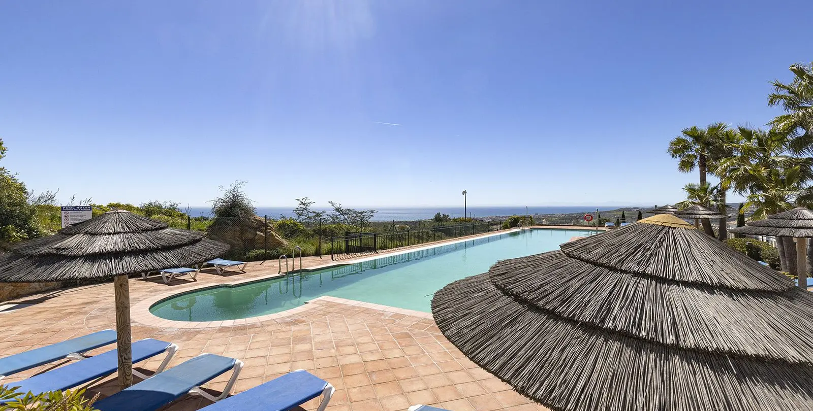 Sale of middle floor apartment in Doña Julia 2