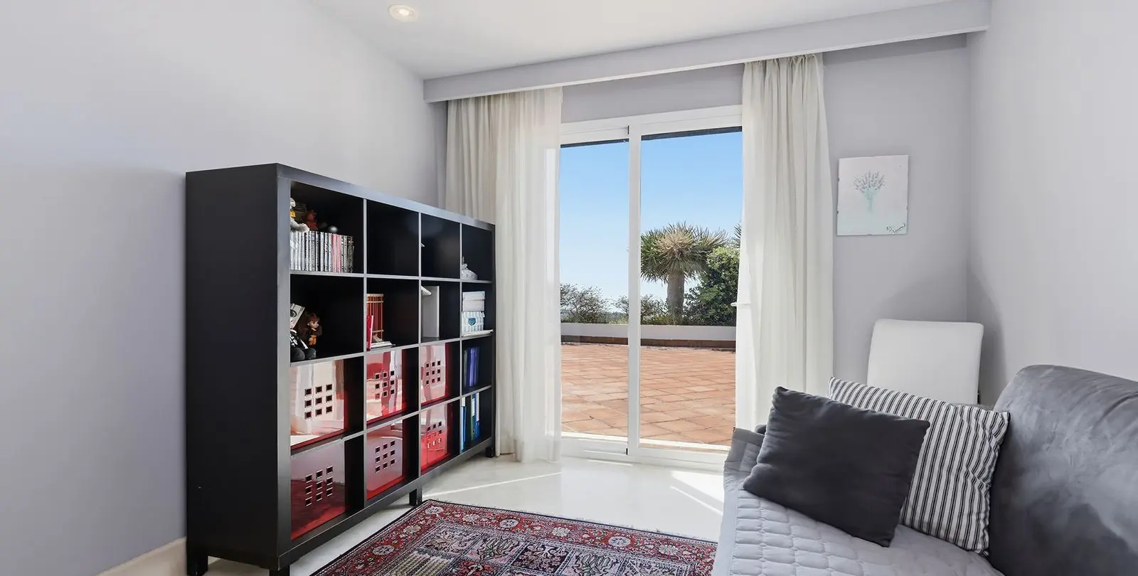 Sale of middle floor apartment in Doña Julia 18