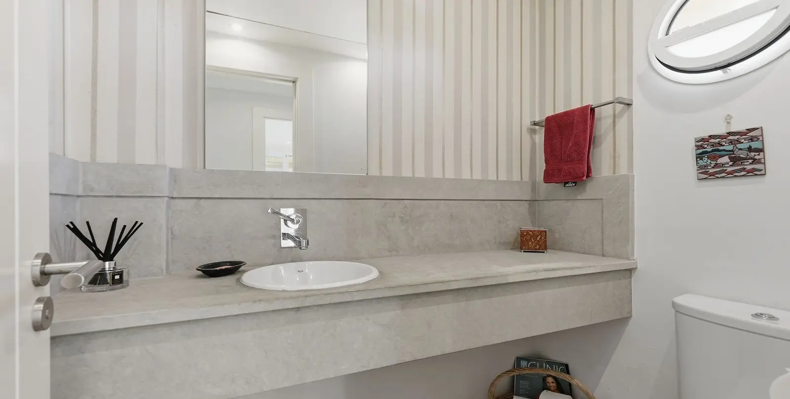 Sale of middle floor apartment in Doña Julia 20