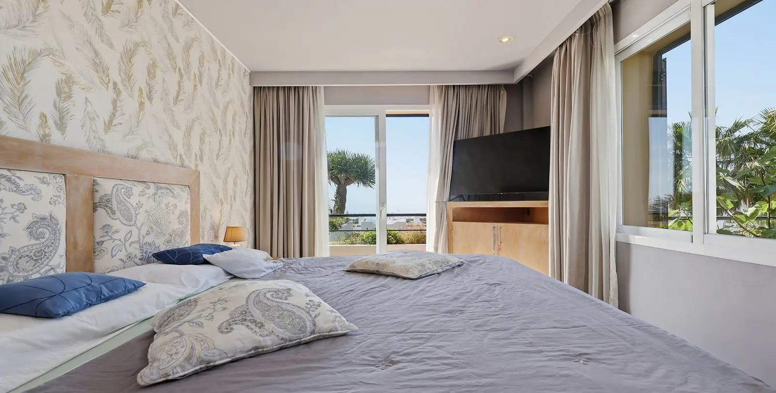 Sale of middle floor apartment in Doña Julia 22