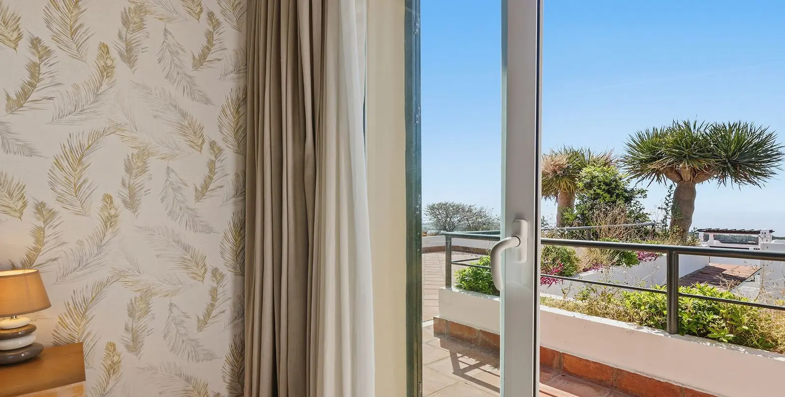 Sale of middle floor apartment in Doña Julia 27