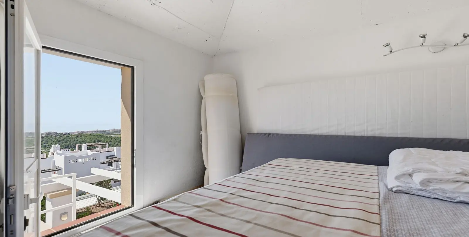 Sale of middle floor apartment in Doña Julia 32