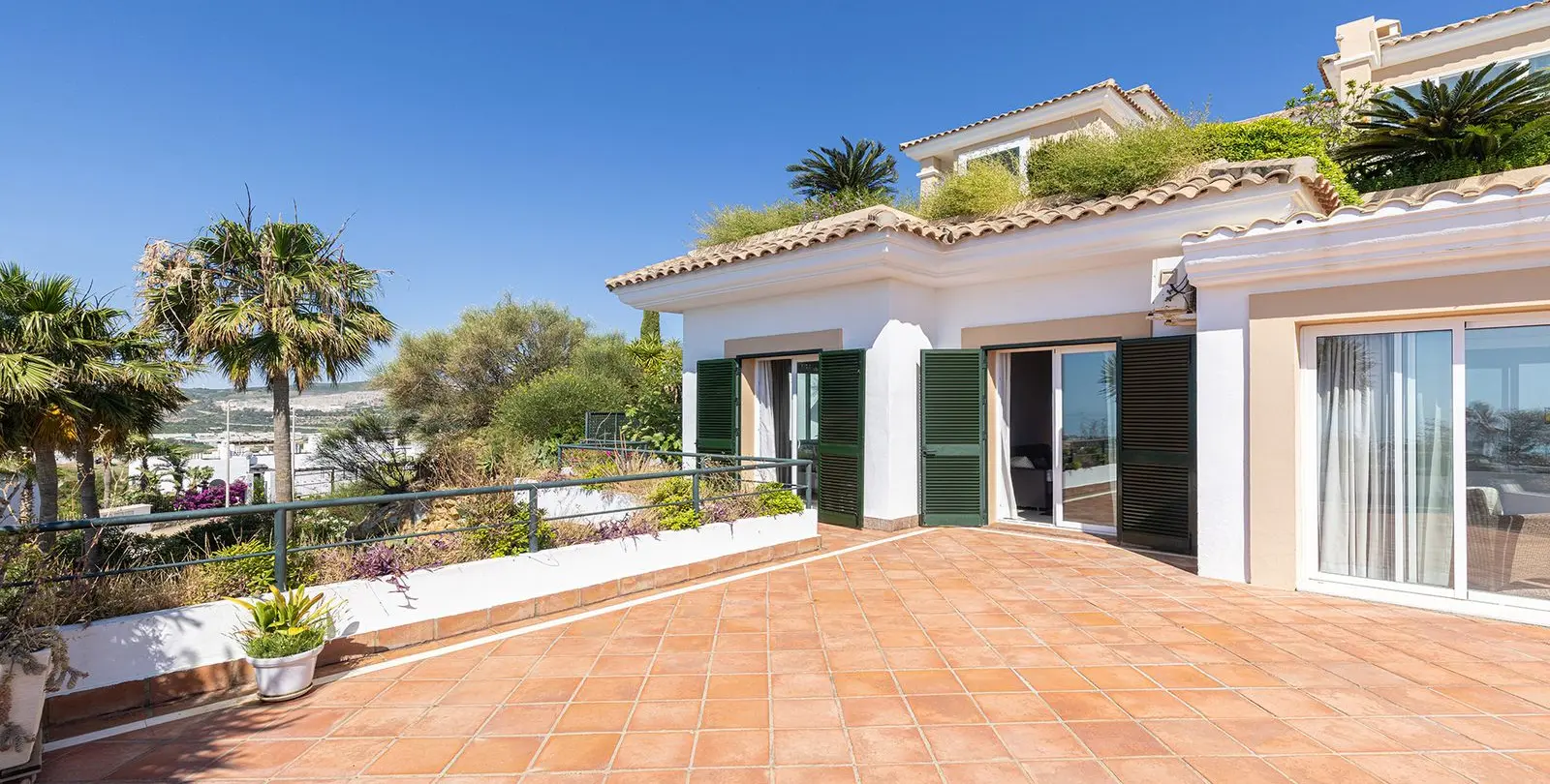 Sale of middle floor apartment in Doña Julia 34