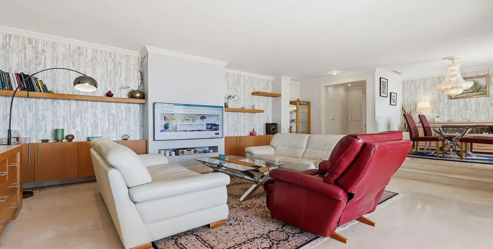 Sale of middle floor apartment in Doña Julia 35