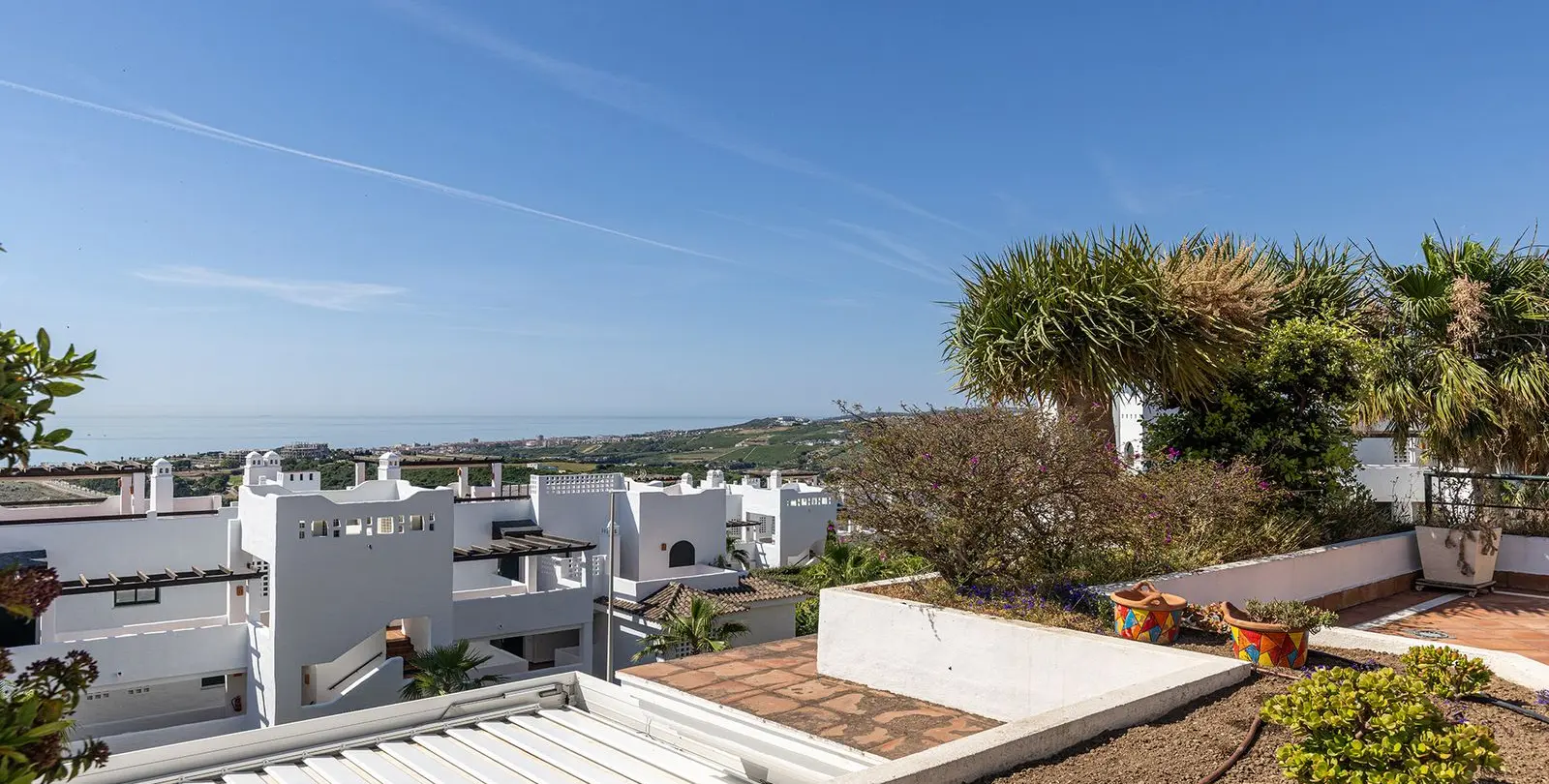 Sale of middle floor apartment in Doña Julia 38