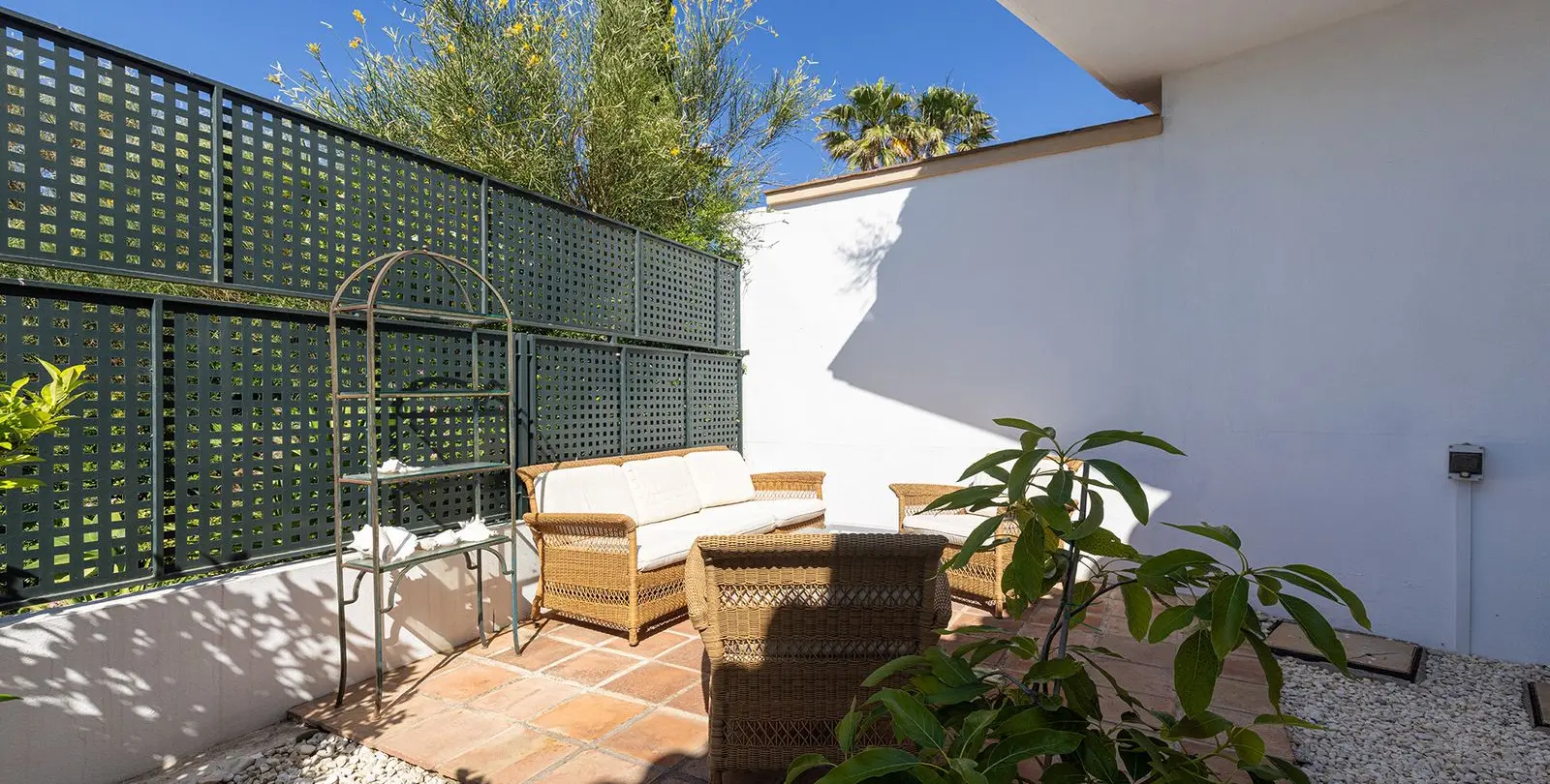 Sale of middle floor apartment in Doña Julia 41