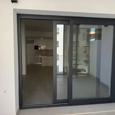 Sale of middle floor apartment in Estepona
