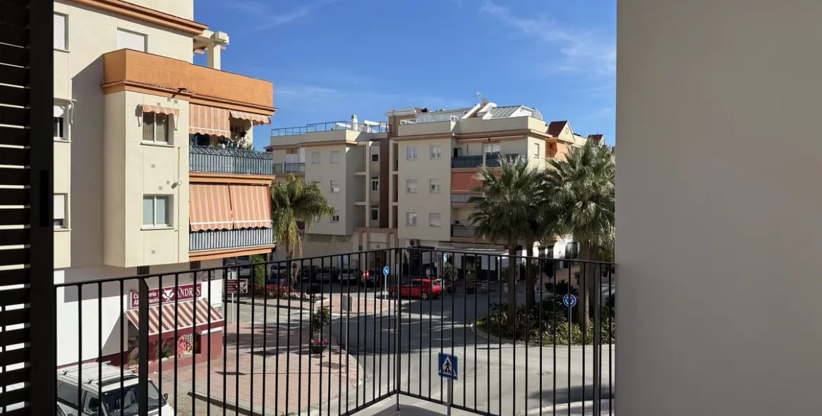 Sale of middle floor apartment in Estepona 7