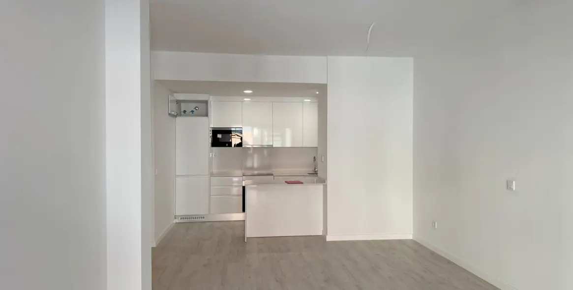 Sale of middle floor apartment in Estepona 8