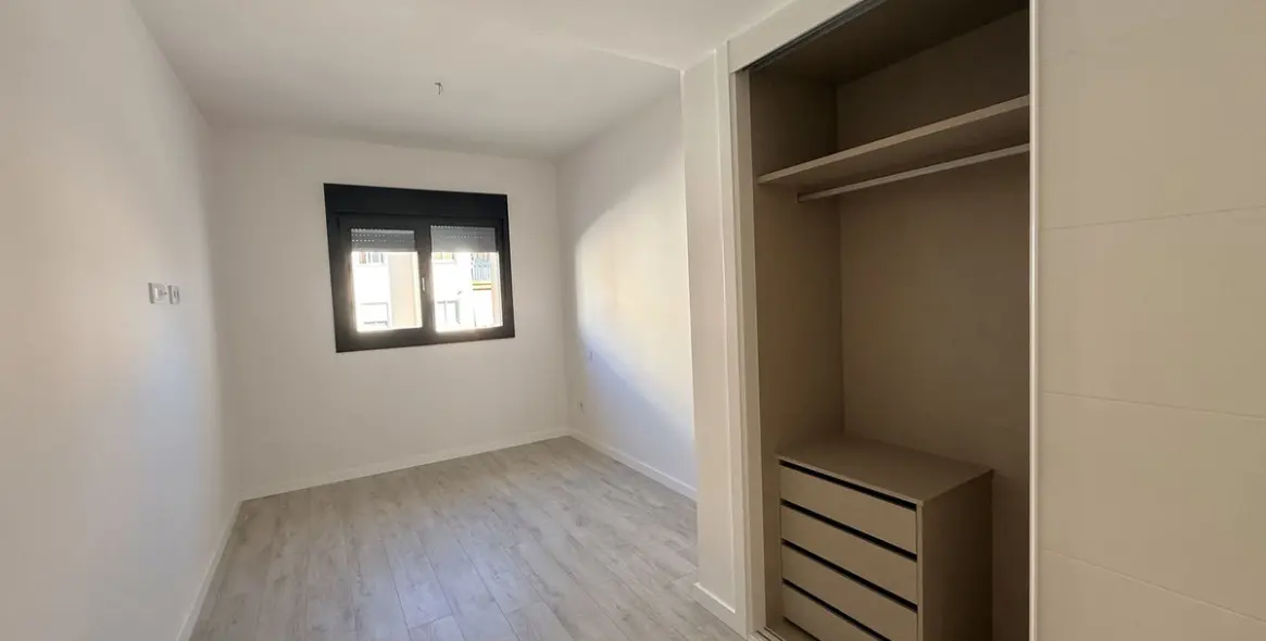 Sale of middle floor apartment in Estepona 16