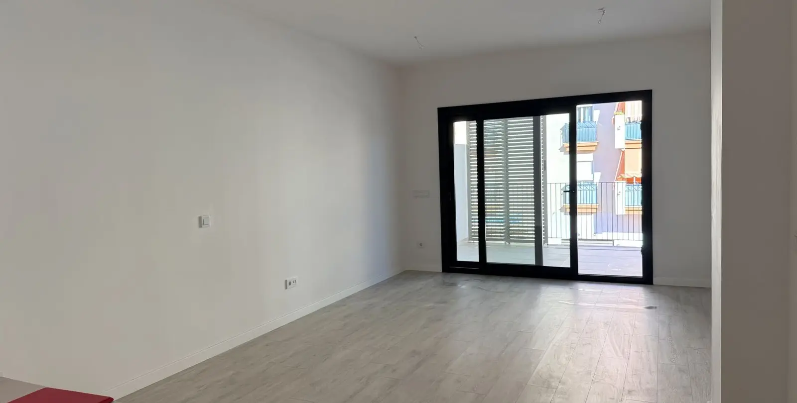 Sale of middle floor apartment in Estepona 3