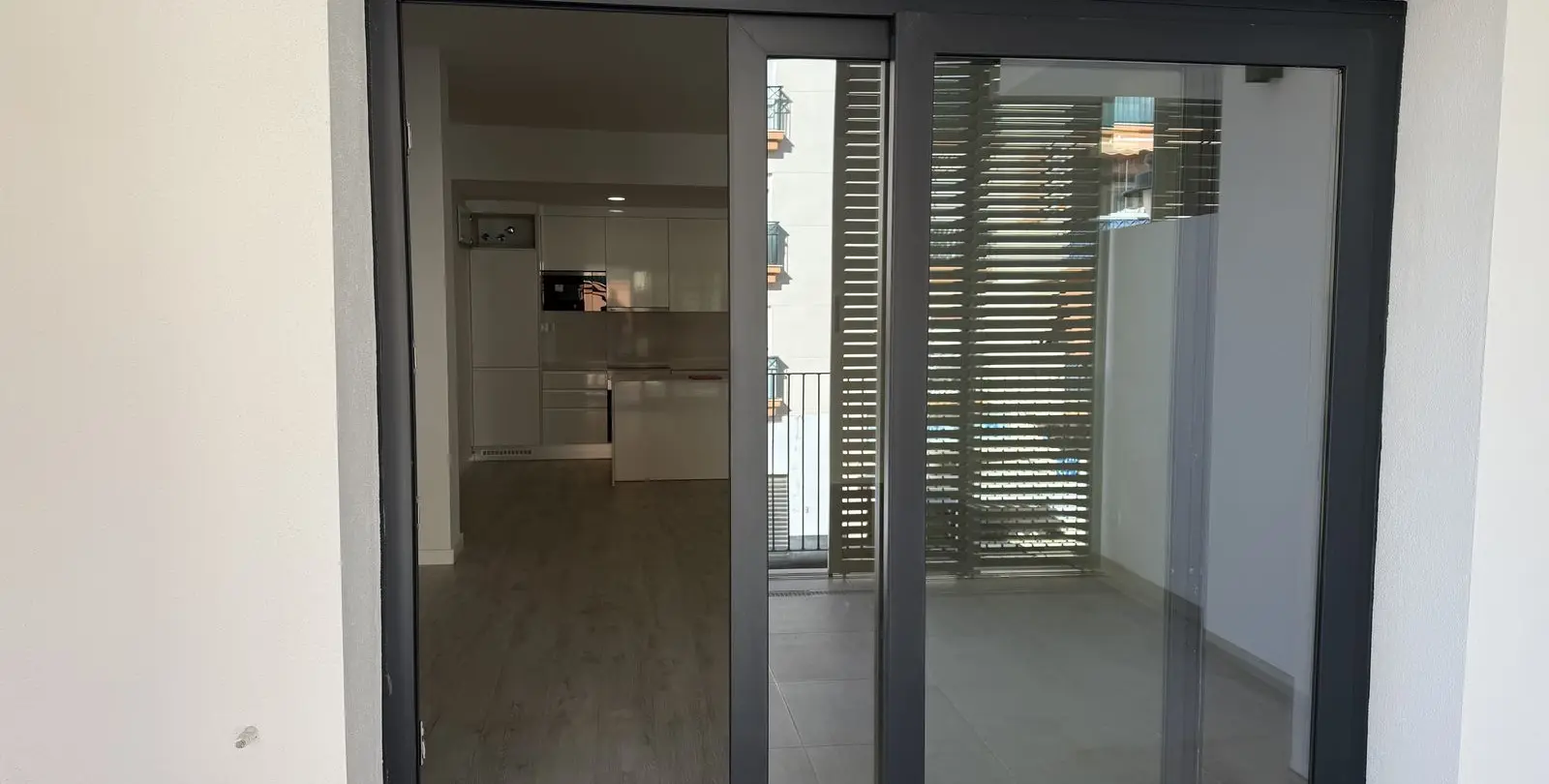 Sale of middle floor apartment in Estepona 7