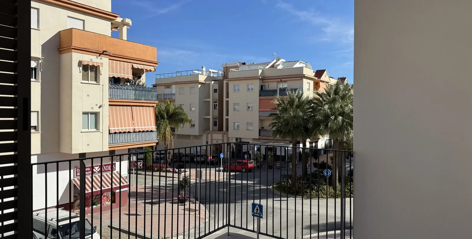 Sale of middle floor apartment in Estepona 8