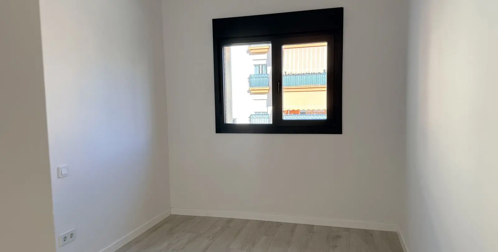 Sale of middle floor apartment in Estepona 13