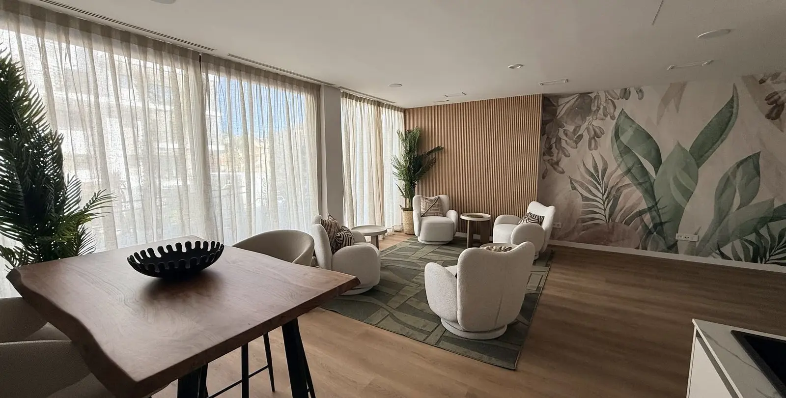 Sale of middle floor apartment in Estepona 27