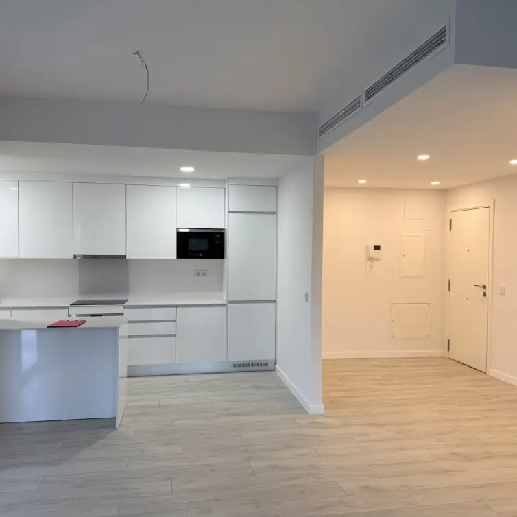 Venta de apartamento en planta media en Estepona