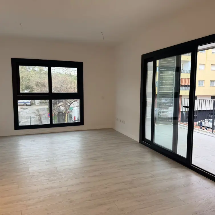 Venta de apartamento en planta media en Estepona