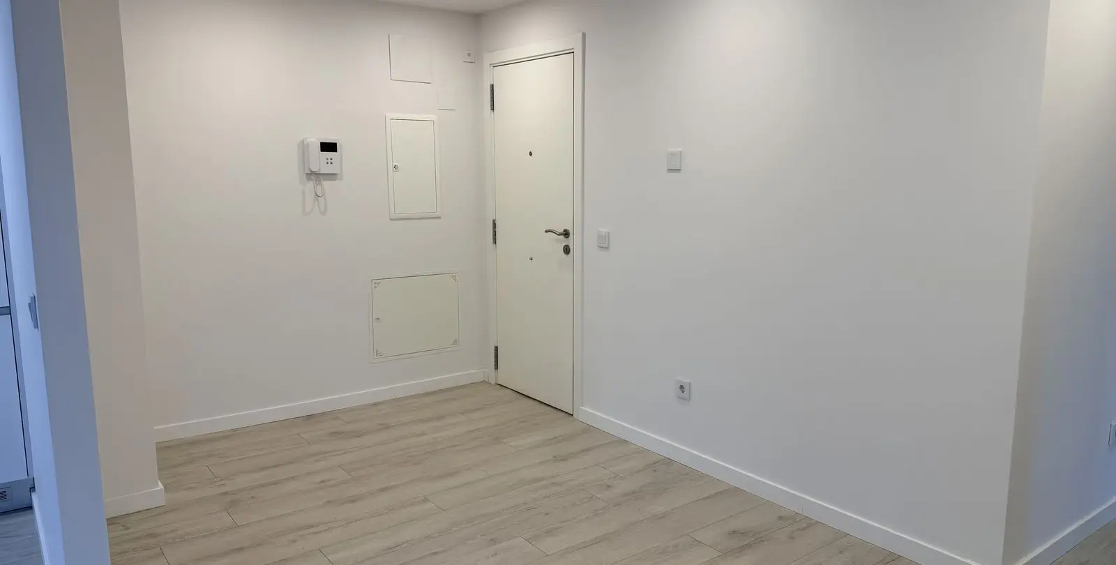 Venta de apartamento en planta media en Estepona 14