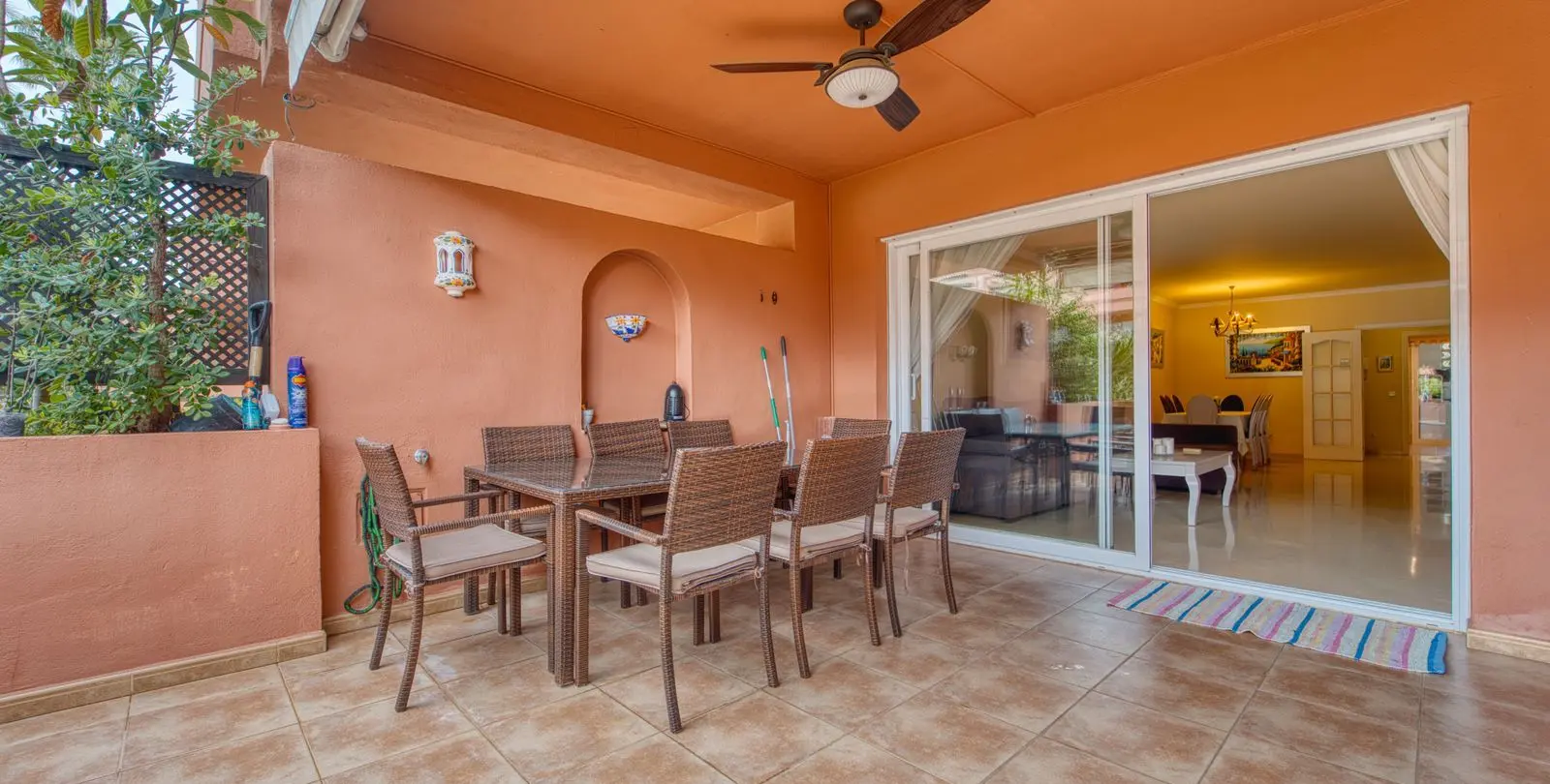 Venta de apartamento en planta baja en Marbella 2