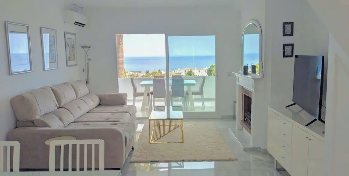 Venta de ático dúplex en Calahonda 1