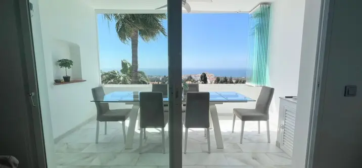 Venta de ático dúplex en Calahonda 1