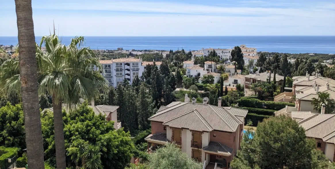 Venta de ático dúplex en Calahonda 4