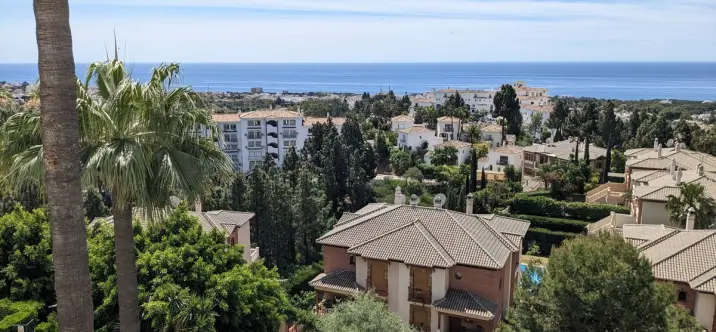 Venta de ático dúplex en Calahonda 3