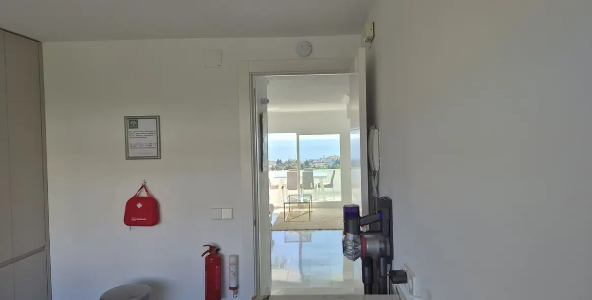 Venta de ático dúplex en Calahonda 19