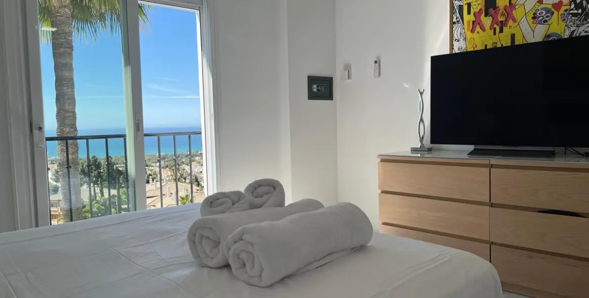 Venta de ático dúplex en Calahonda 20