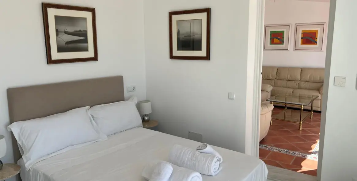 Venta de ático dúplex en Calahonda 26