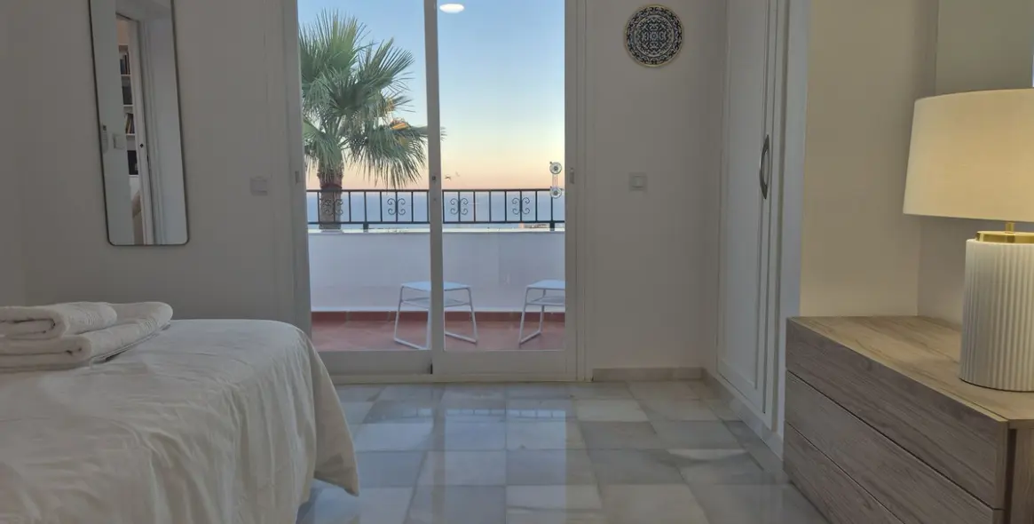 Venta de ático dúplex en Calahonda 28