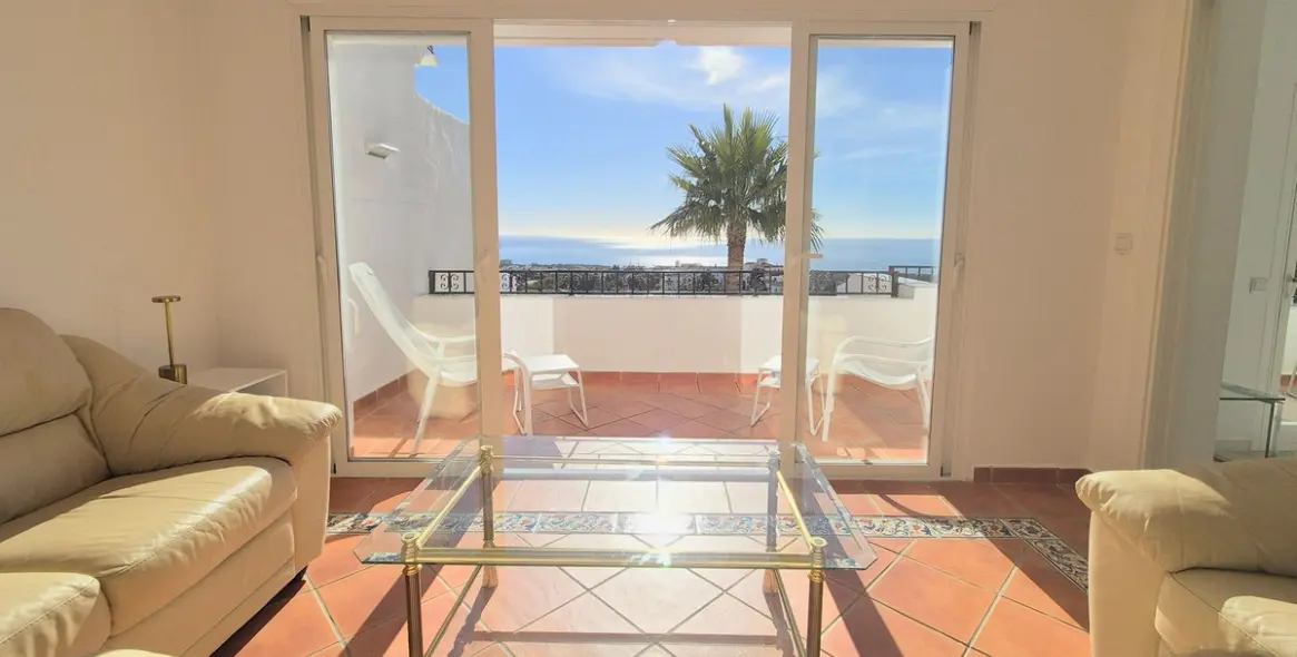 Venta de ático dúplex en Calahonda 32