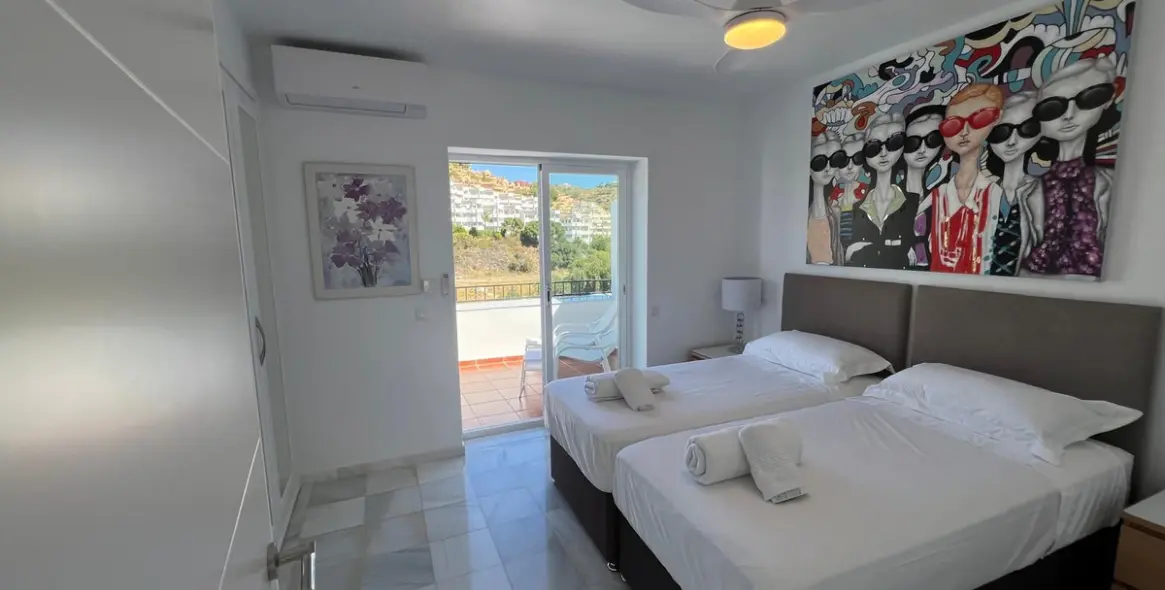 Venta de ático dúplex en Calahonda 47