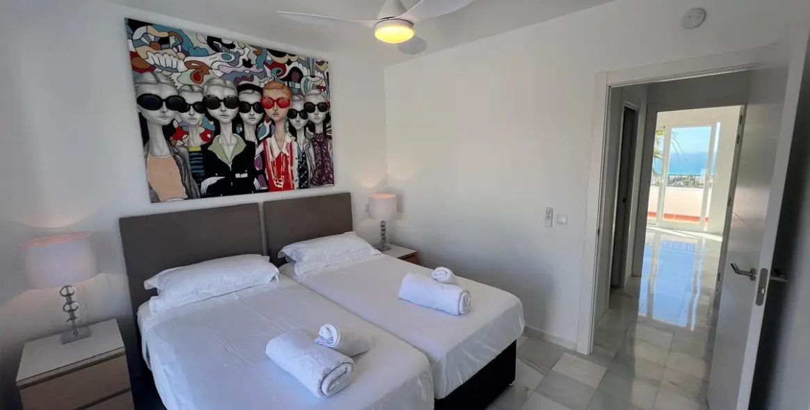 Venta de ático dúplex en Calahonda 49