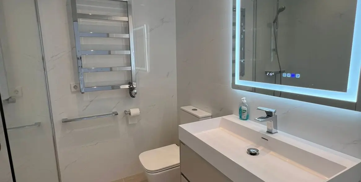 Venta de ático dúplex en Calahonda 50