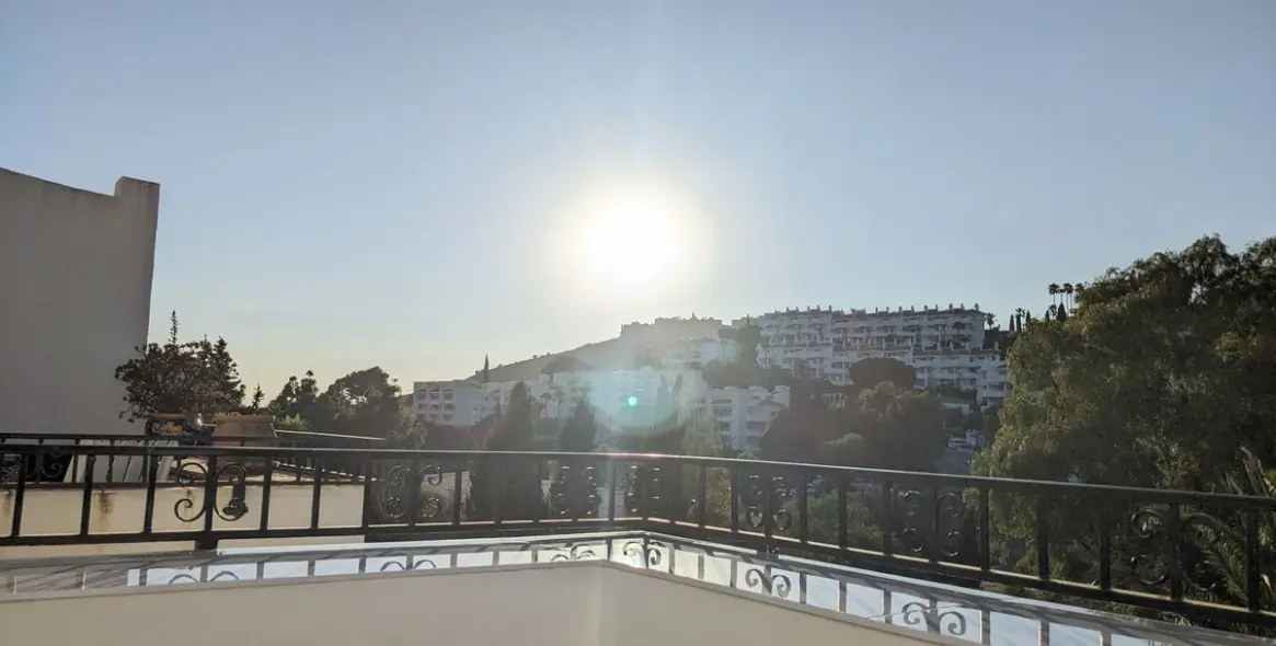 Venta de ático dúplex en Calahonda 56