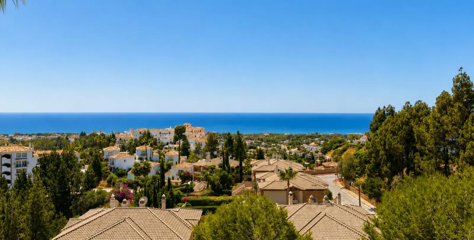 Sale of penthouse duplex in Calahonda 6
