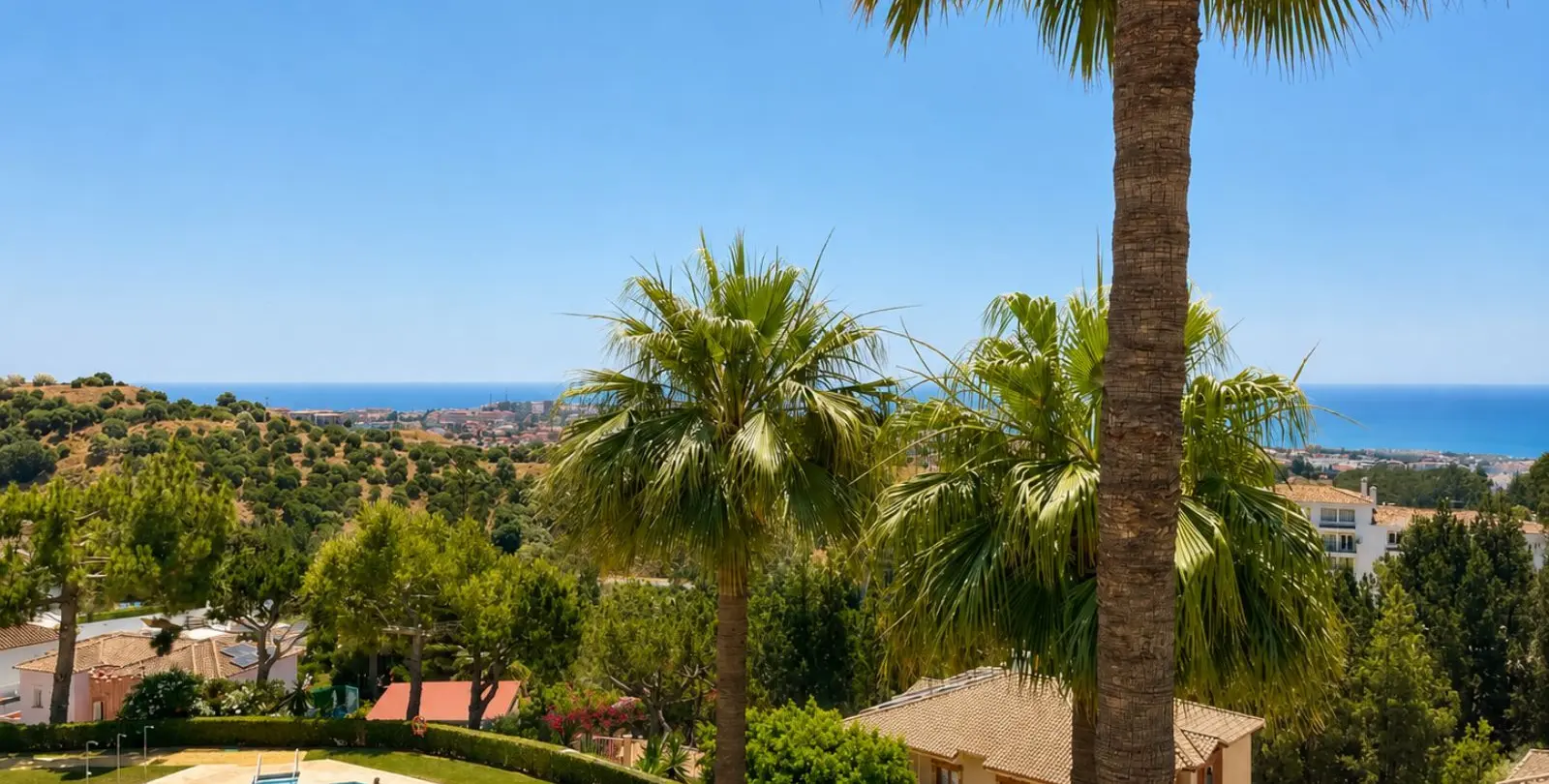 Sale of penthouse duplex in Calahonda 8